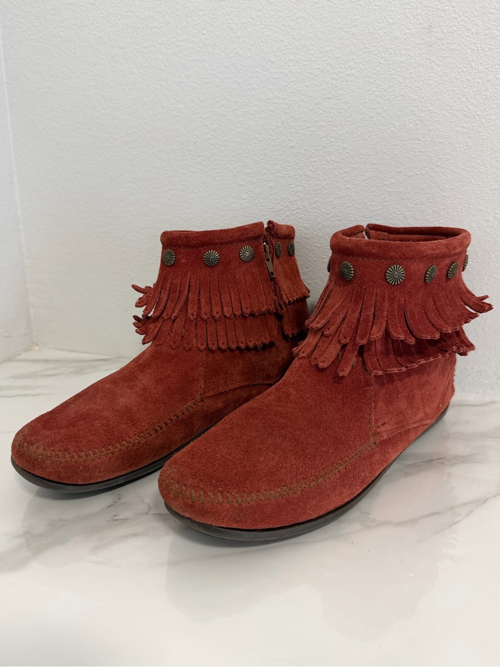 Minnetonka Double Fringe Side Zip moccasin ankle boots red / orange Sz9.5